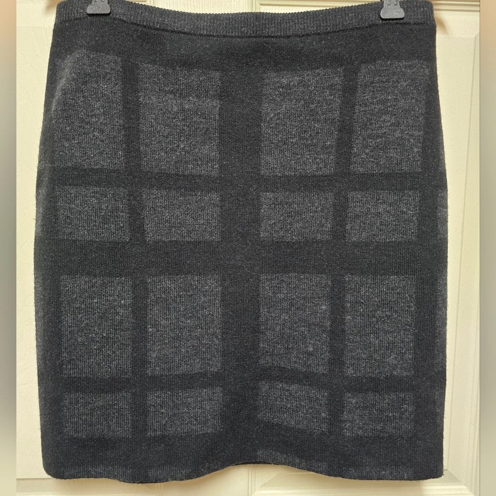 Eileen Fisher Merino Wool Mini Skirt In Black Plaid Medium 15” Waist laid flat